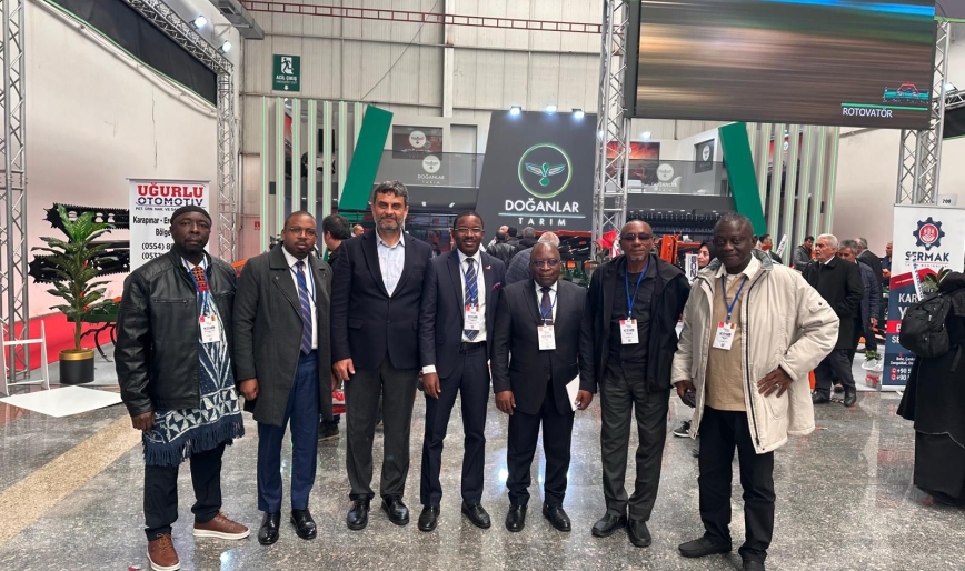 Nous avons visité le 22e salon de l'agriculture, de la mécanisation agricole et des technologies de terrain qui s'est tenu à Konya avec la délégation du ministère de l'agriculture du Cameroun.